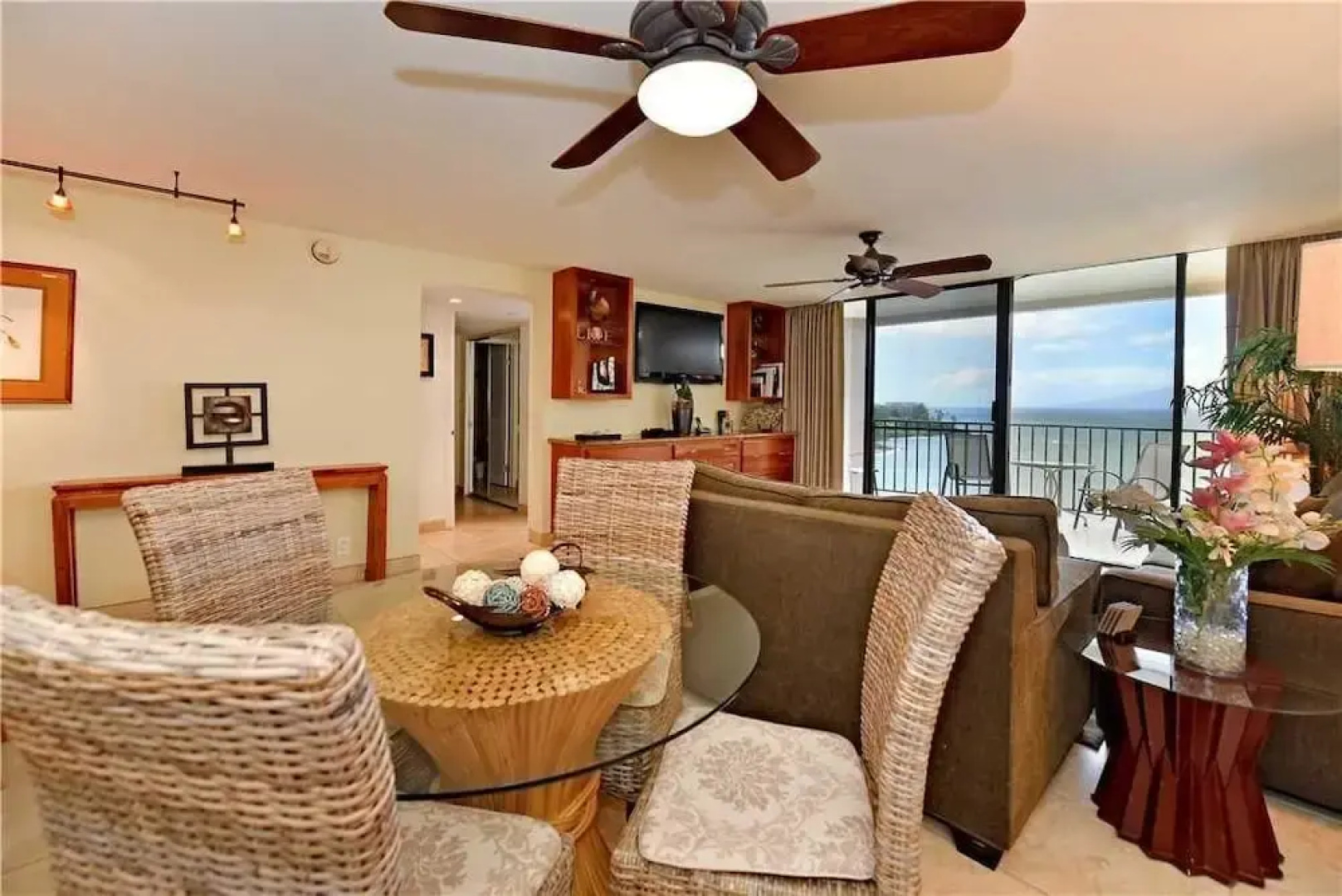 Valley Isle #1203 2 Bedroom Condo by RedAwning