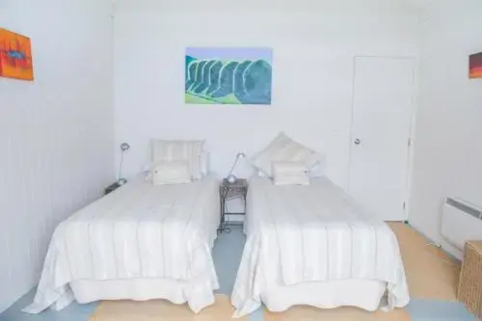 Absolute Lakefront Location