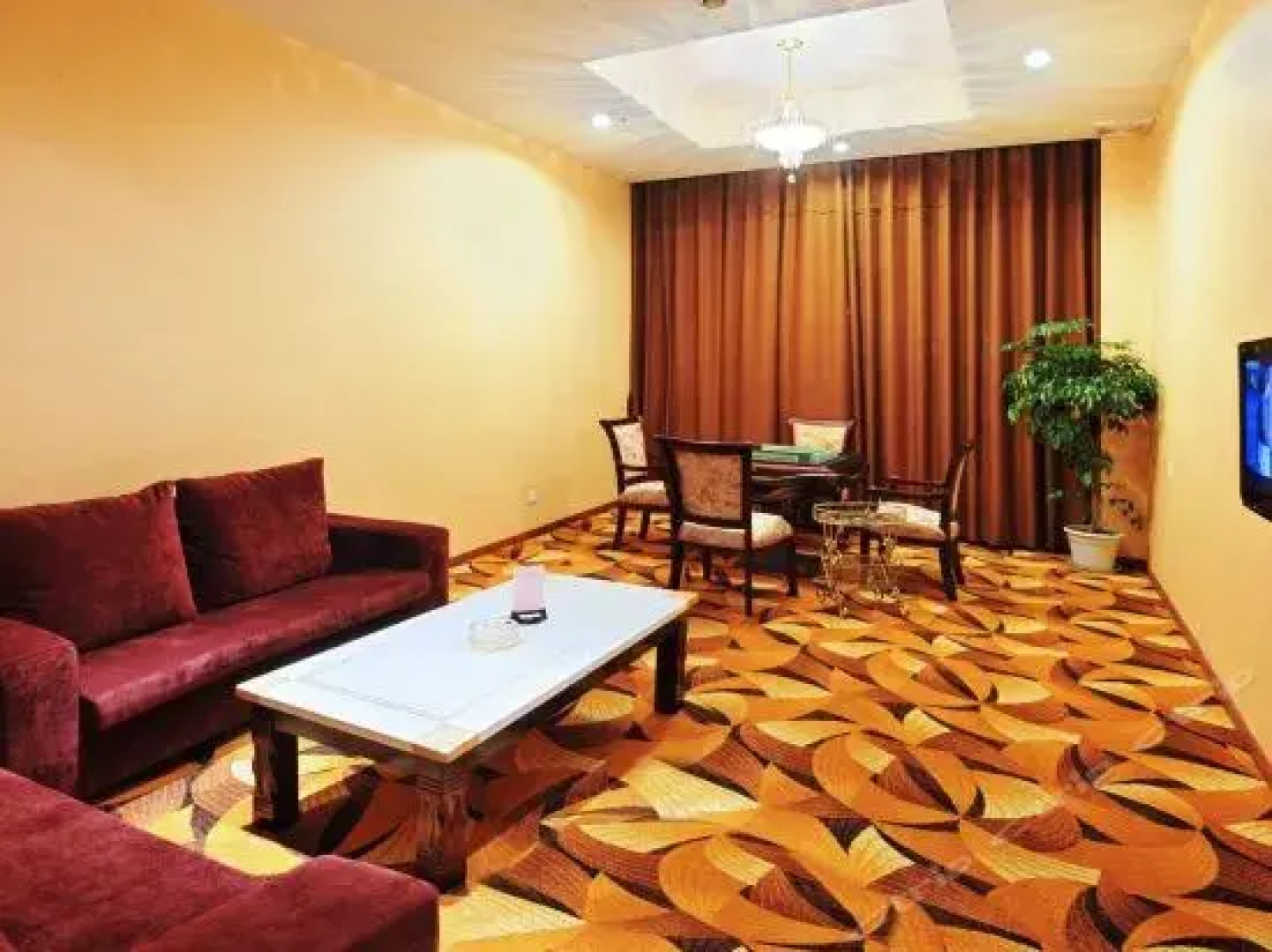 Phoenix Hotel Chain