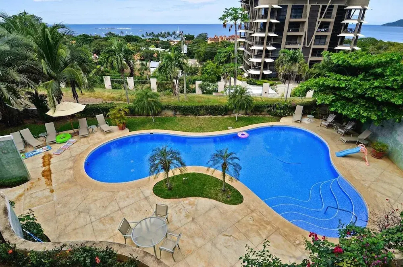 2BR Condo up in the hills of Tamarindo by RedAwning