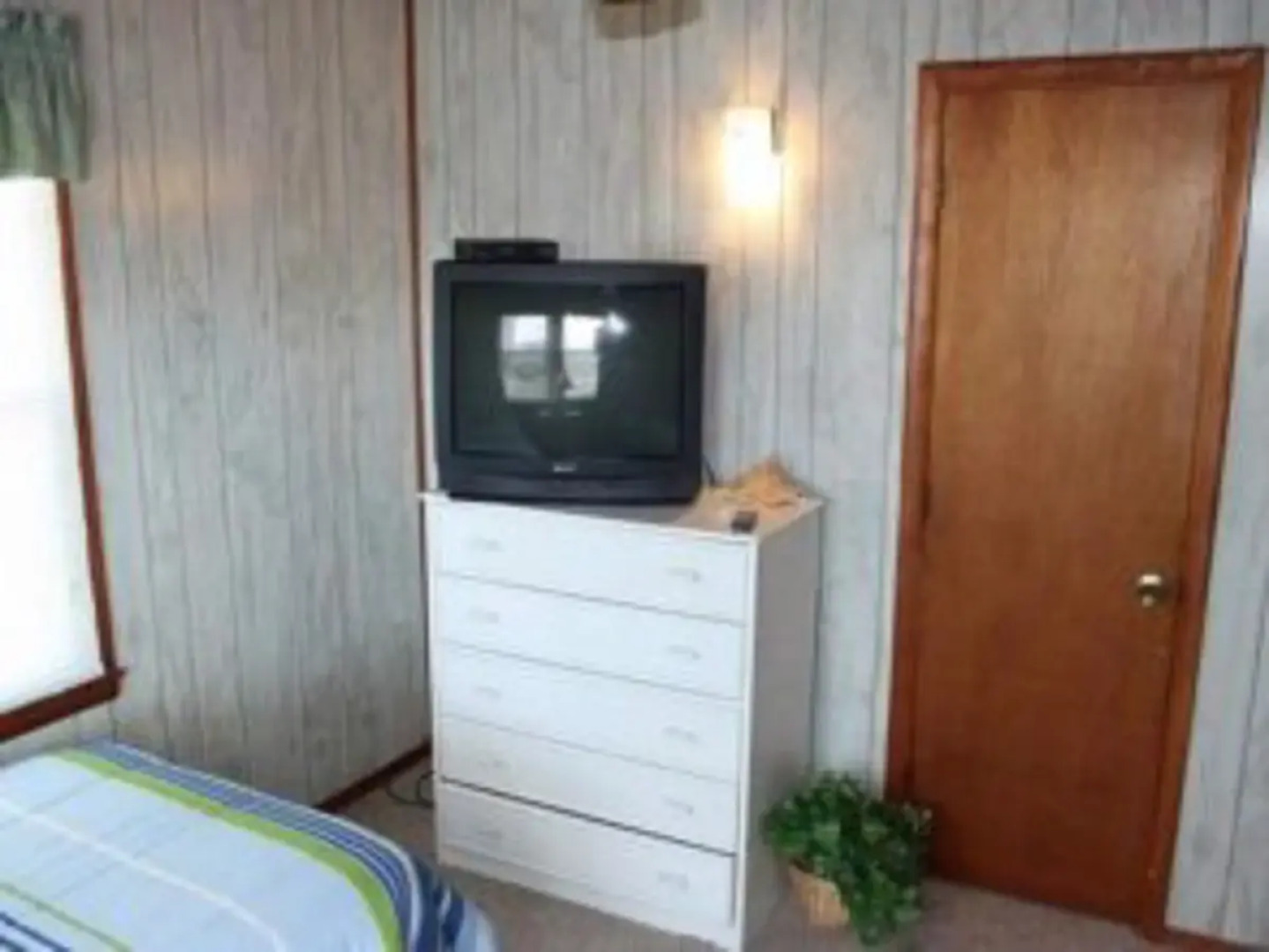 Wayne's World - 3 Br Home