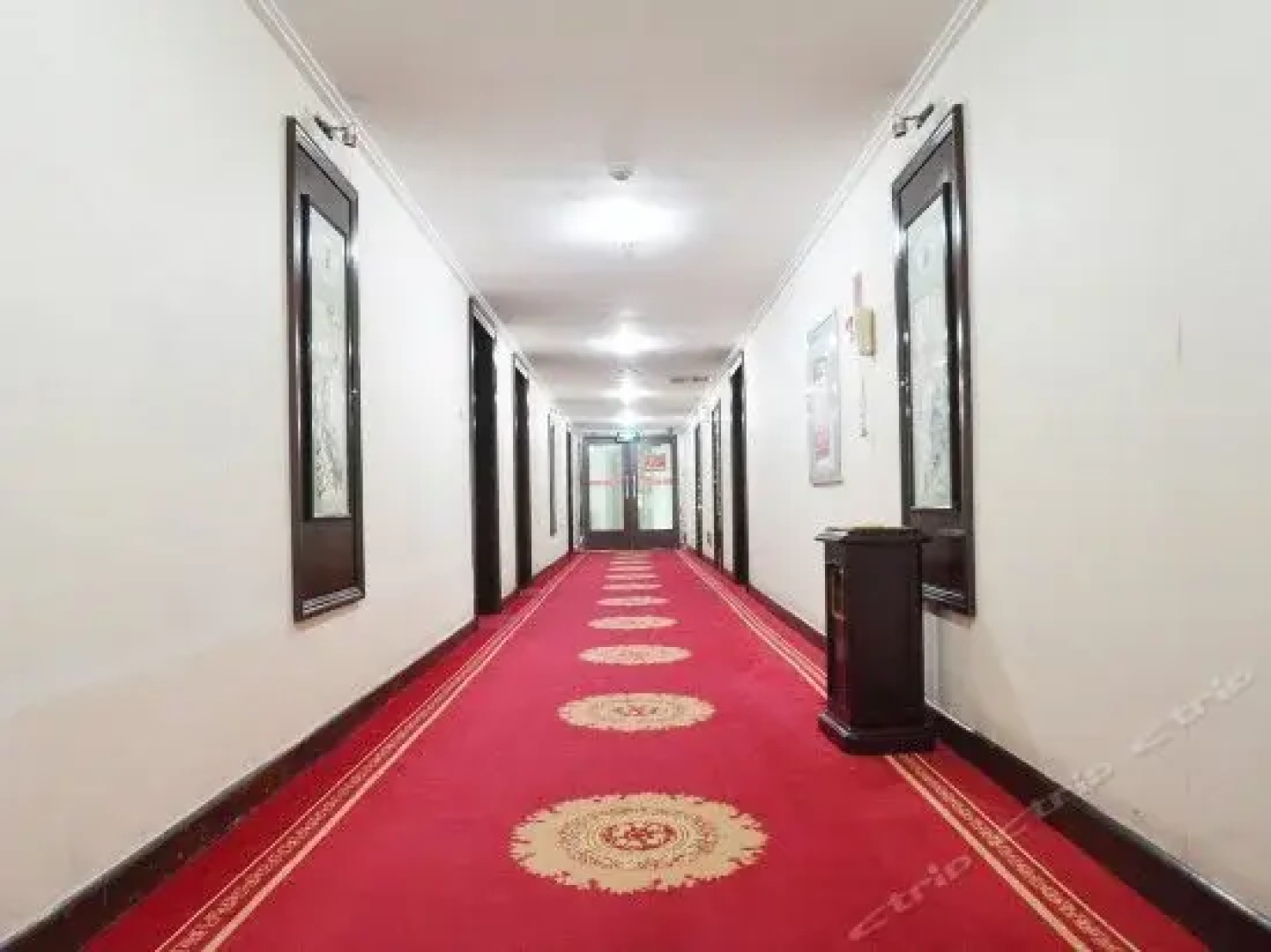 Peak Hotel