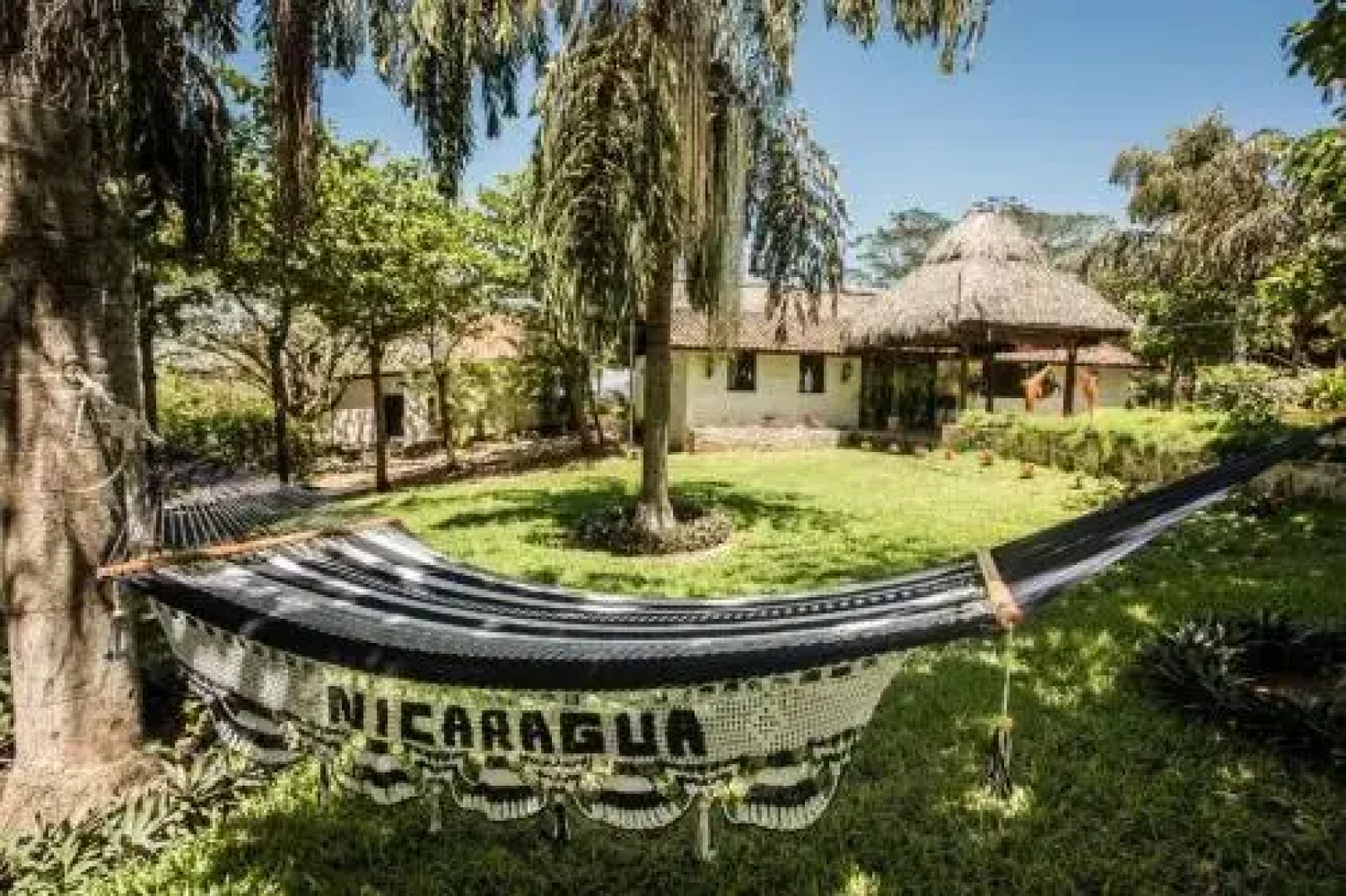 Momotombo Lake Resort & Villas