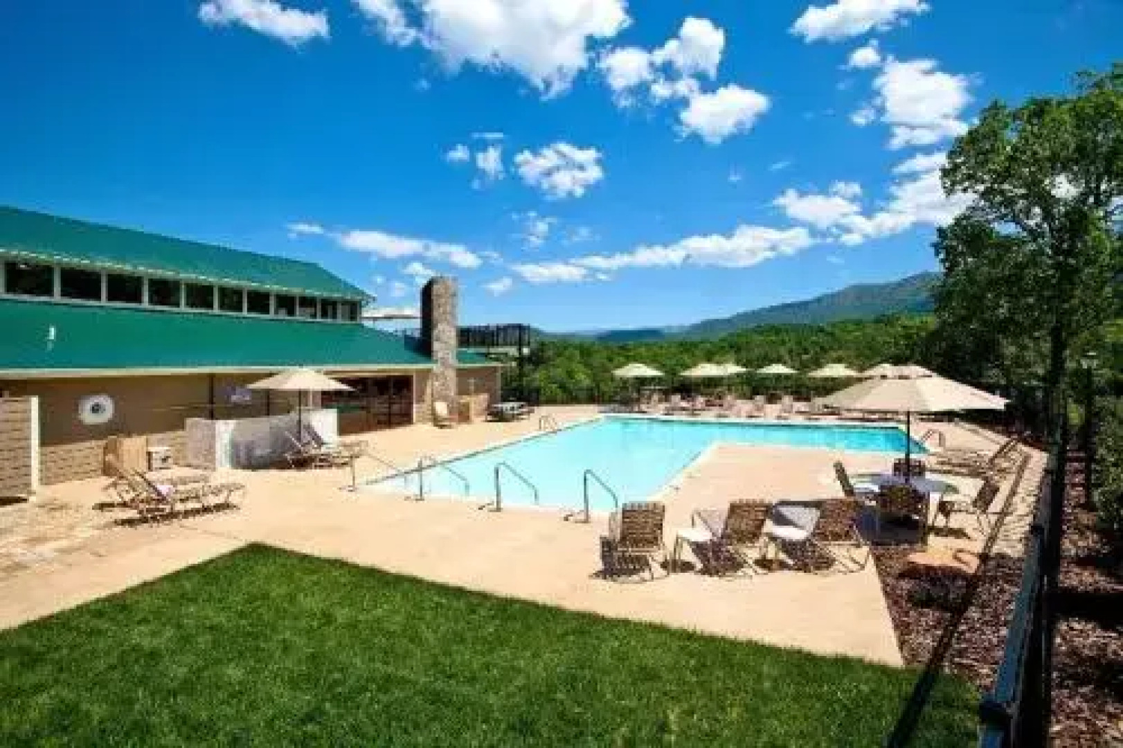 Richview - 2 Br home by RedAwning