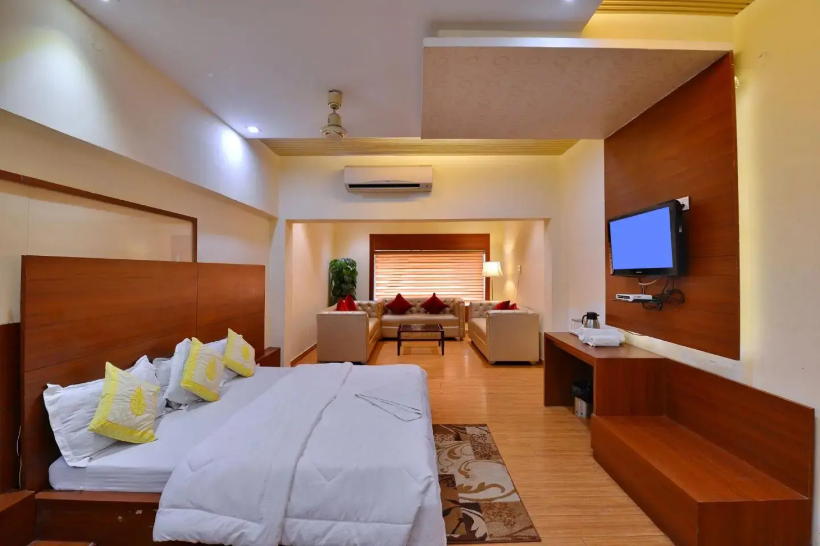 Hotel Saffron