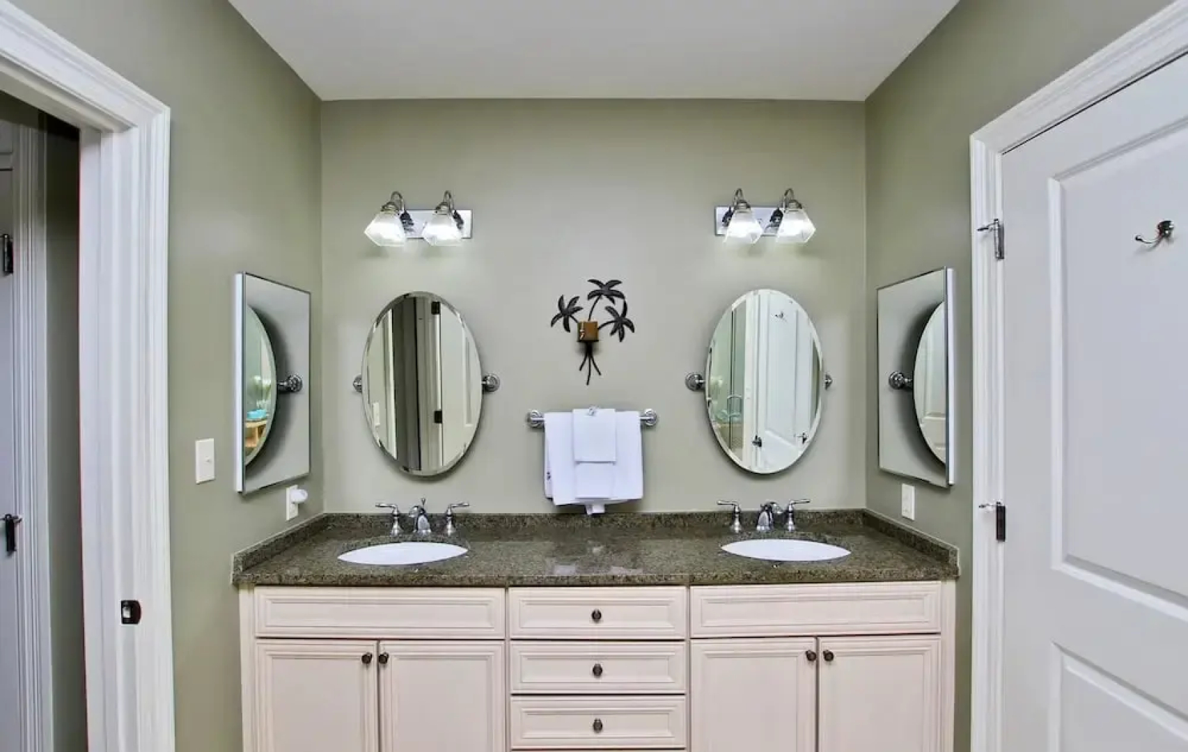 Wharf 405 - 2 Br condo