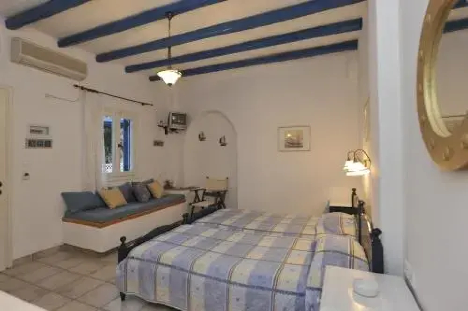 George's beach studios Aliki Paros