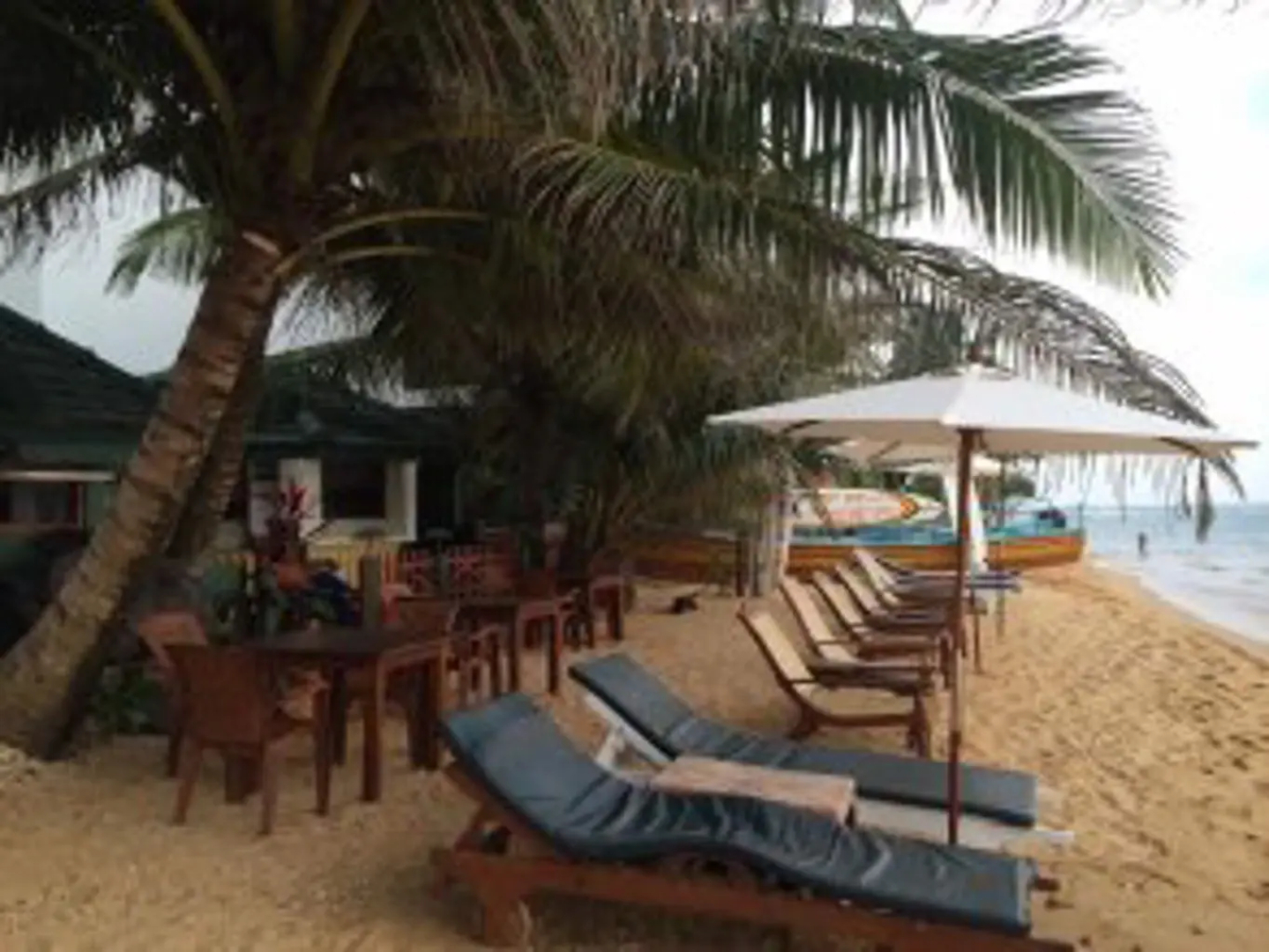Coconut Bar Sea Lodge