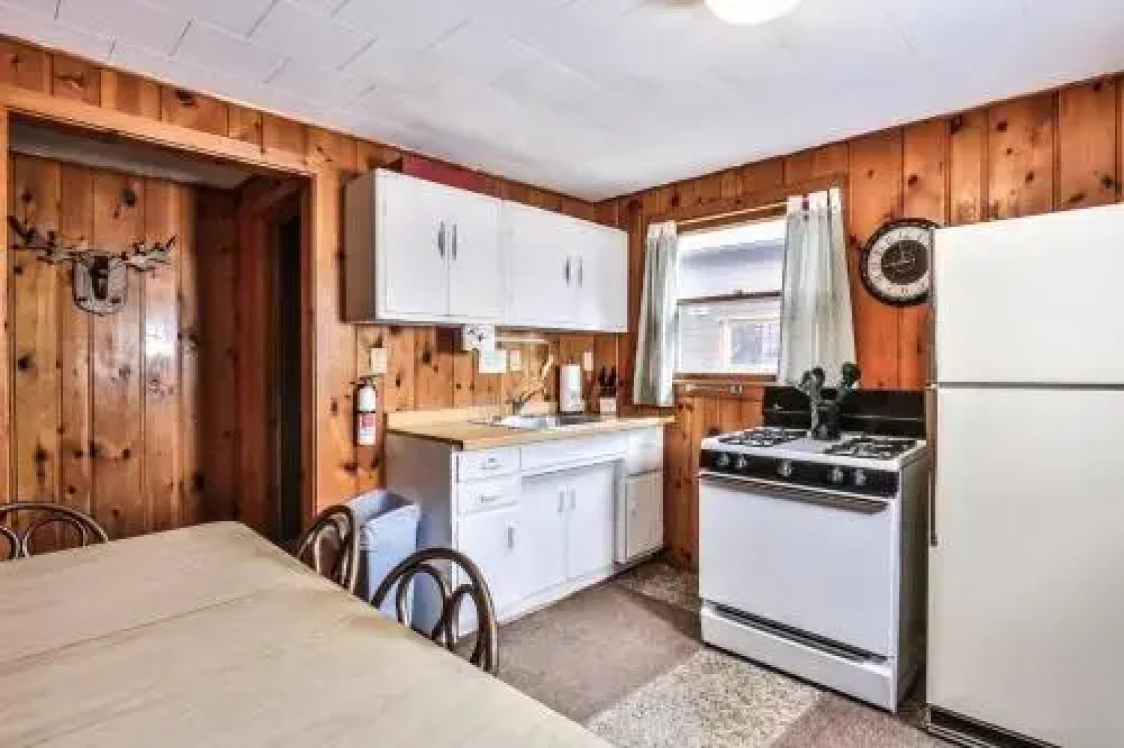 Cedar Lodge - 3 Br Cottage