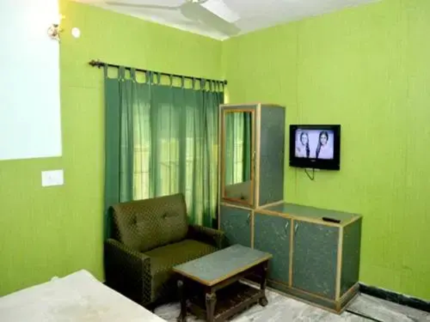 Puri Hotel Kasauli