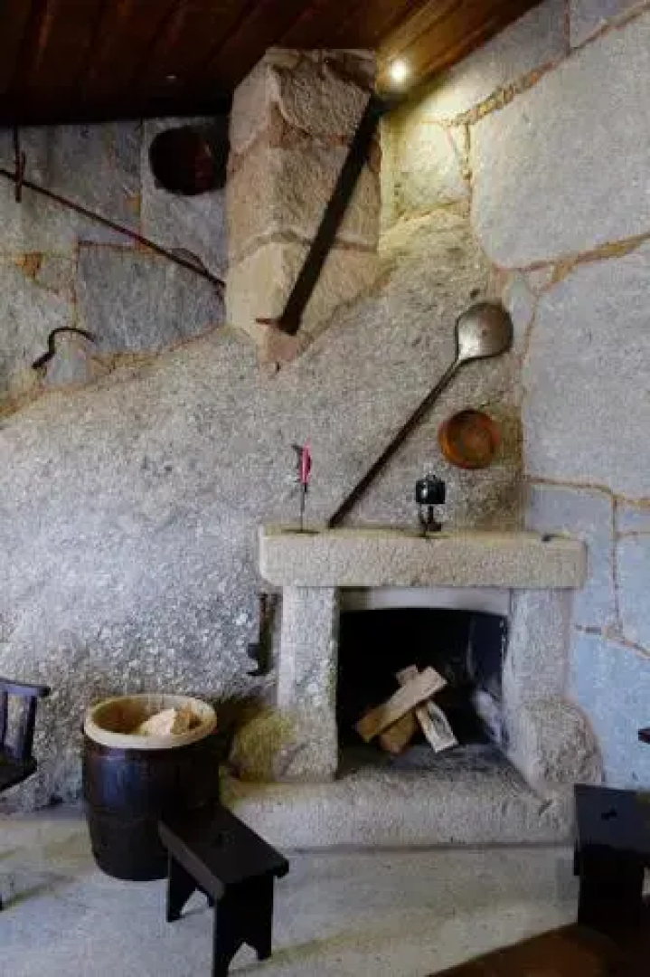 Casa do Penedo
