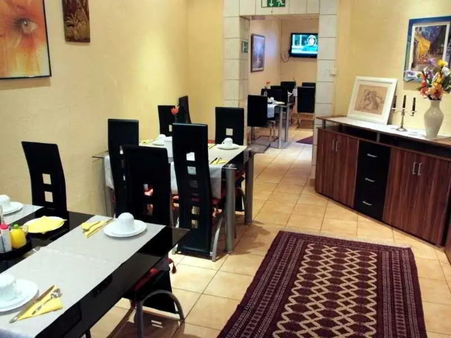 Hotel Ariana