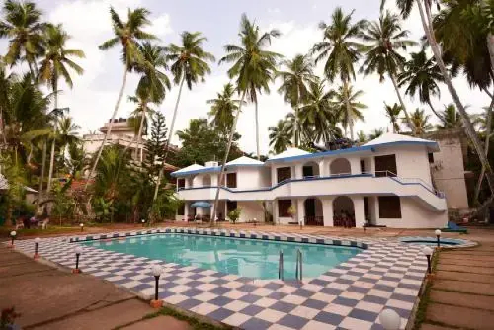 Linchu Ayur Resort