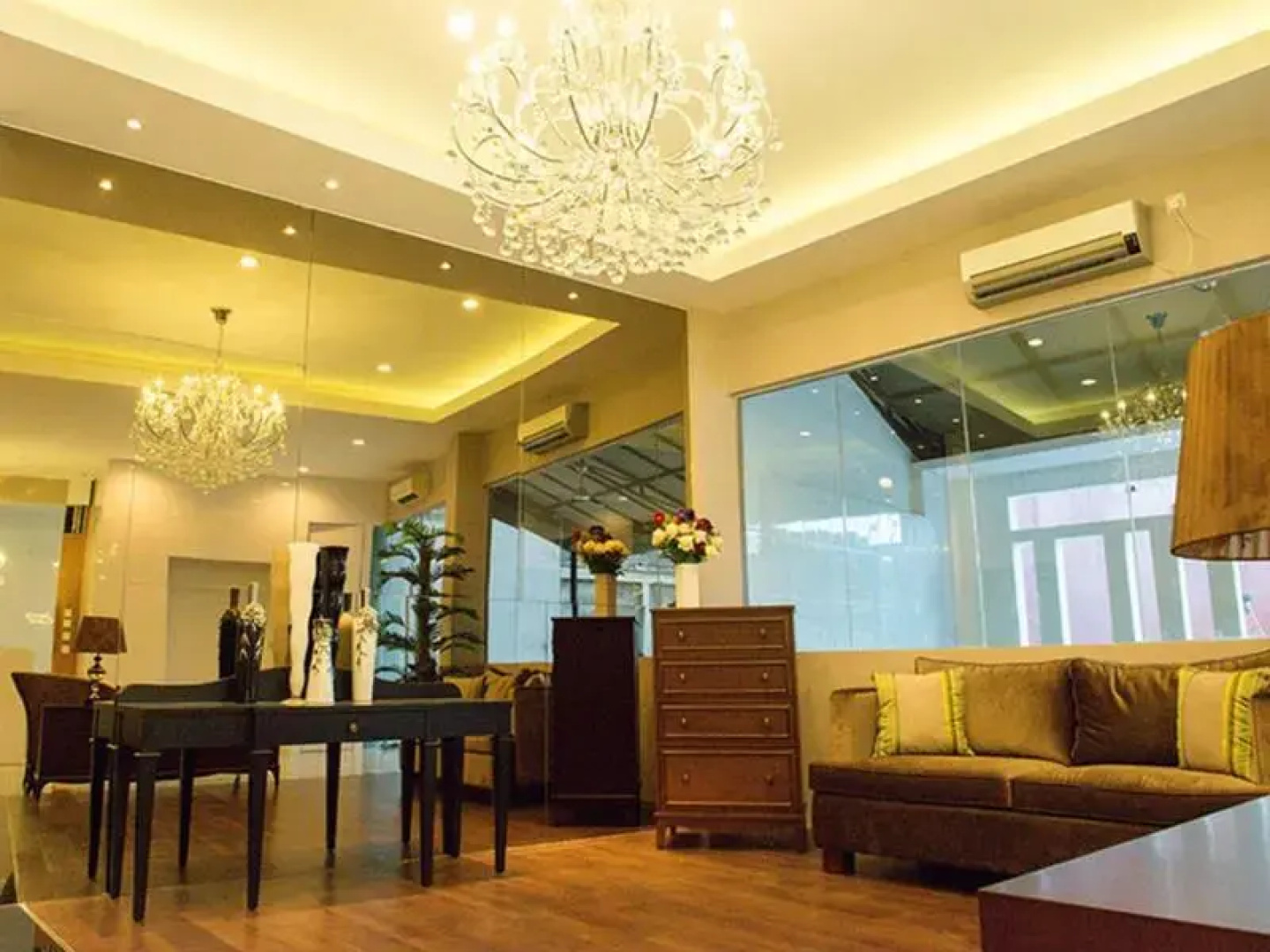 The Luxe Guesthouse