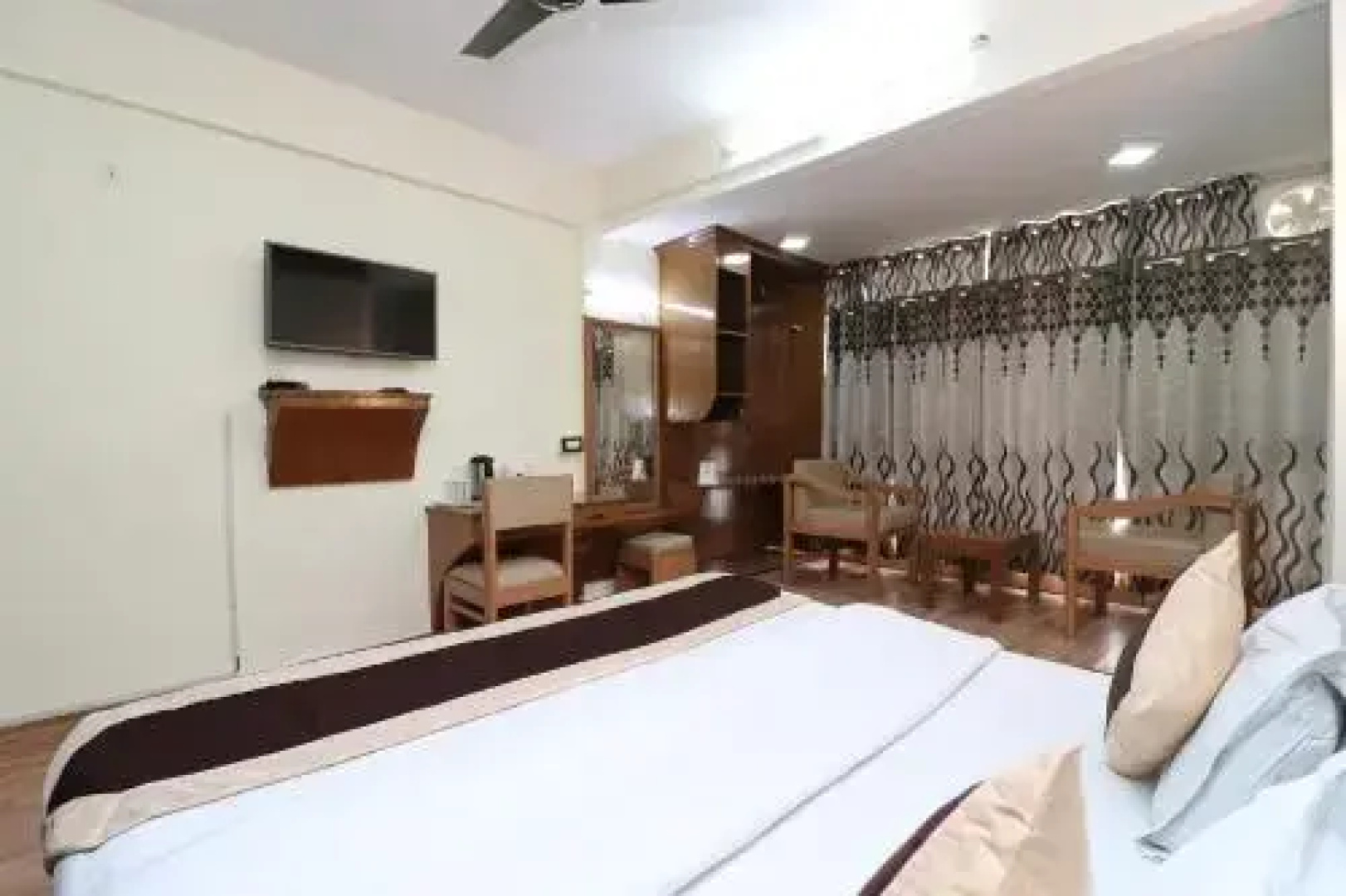 OYO Rooms Clock Tower Rajpur Road