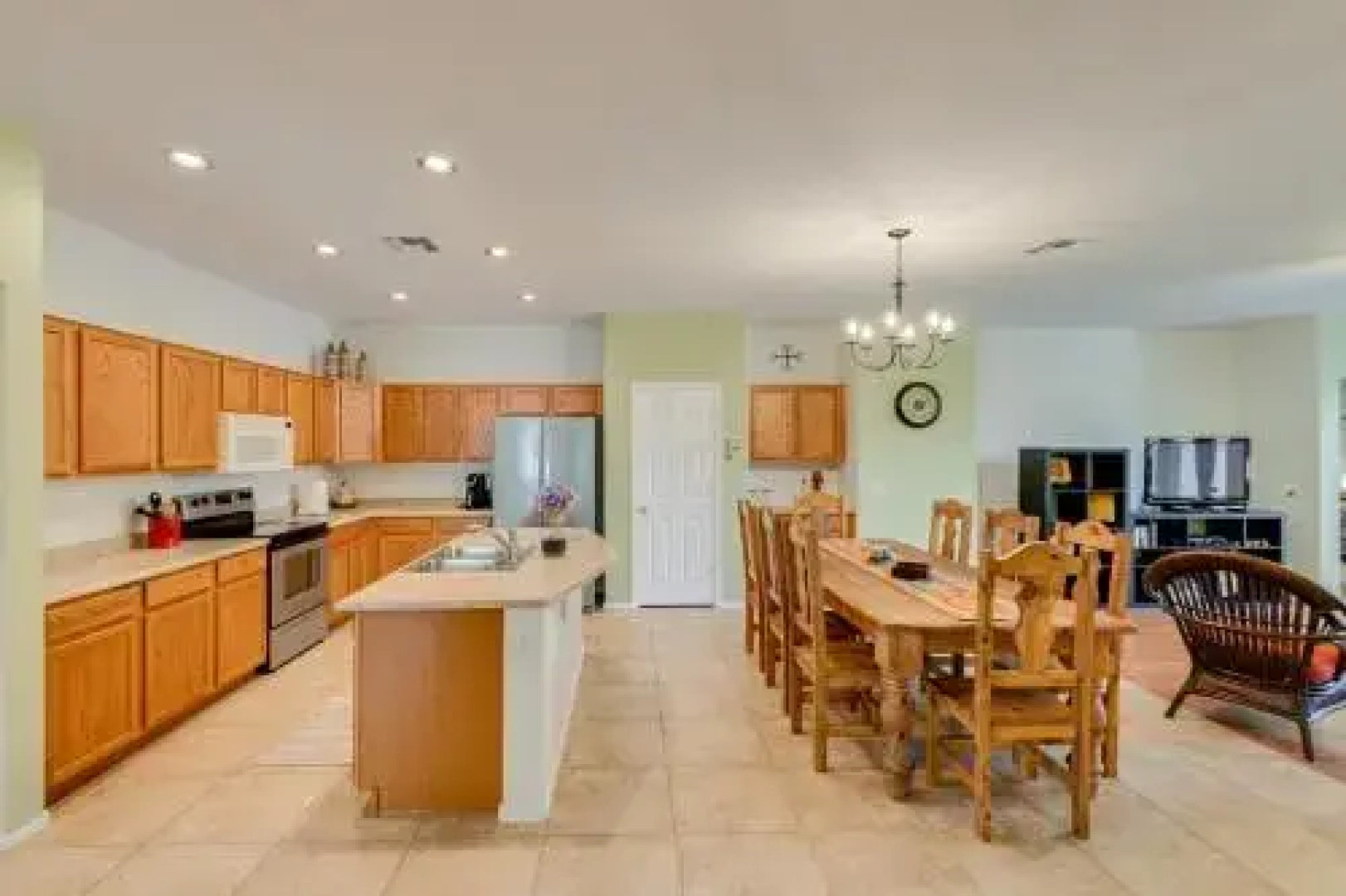 Wallner - 3 Br home by RedAwning