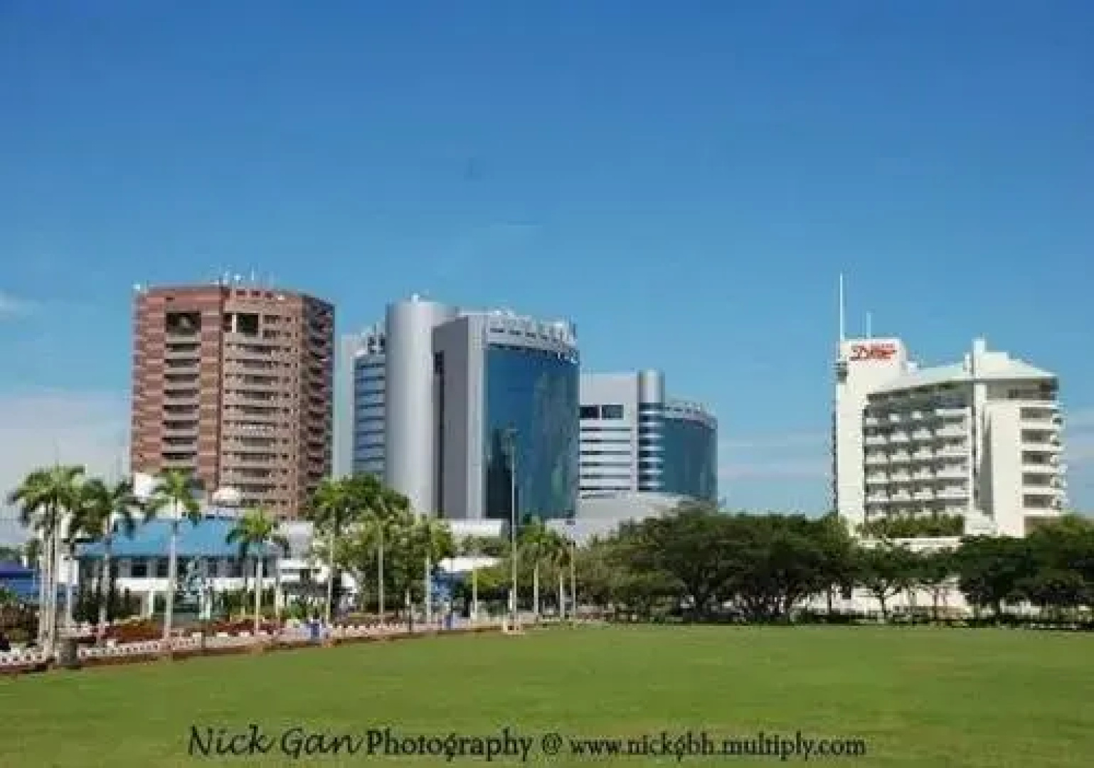 Red Tomato Hotel
