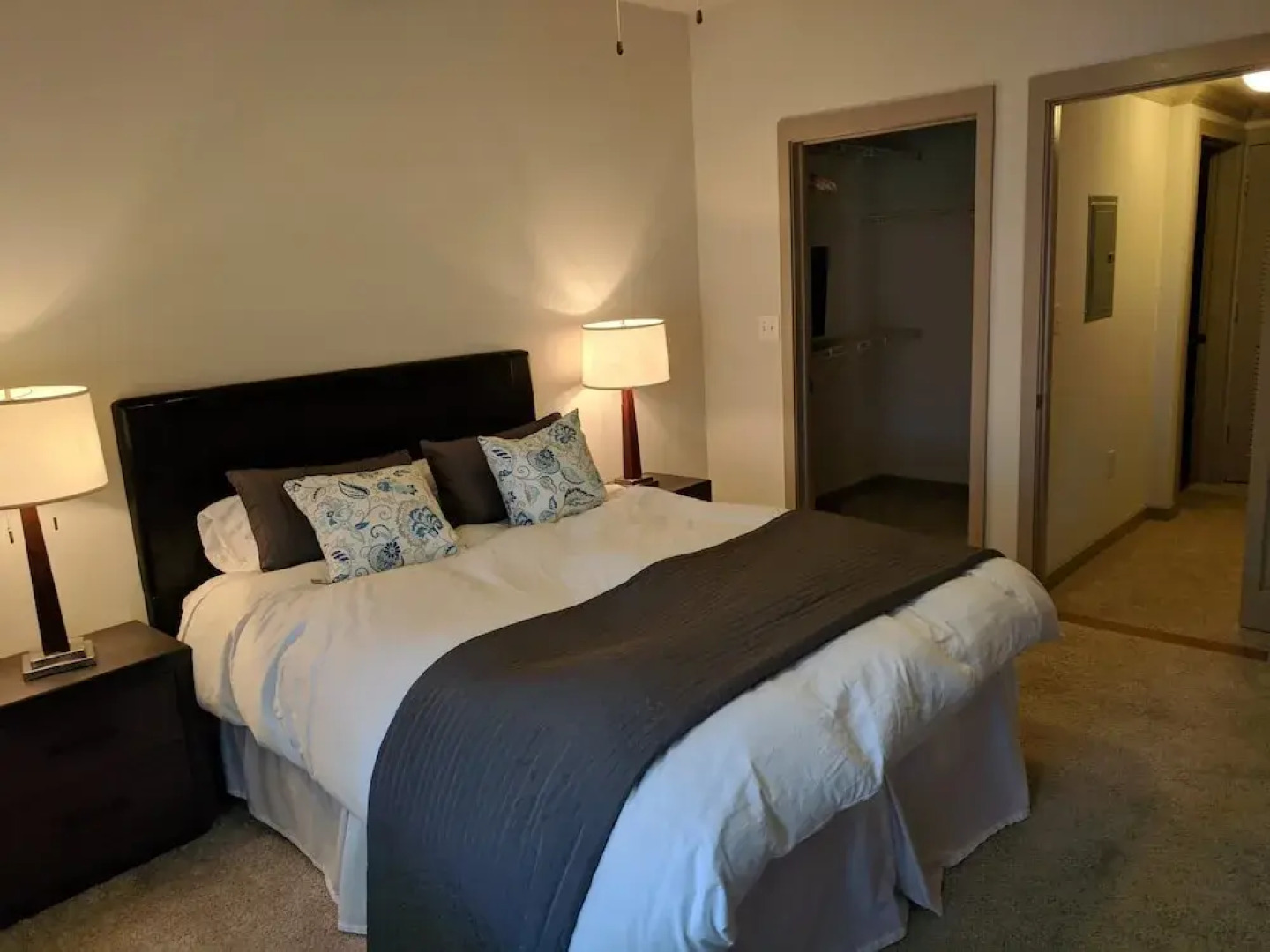 Midtown 240 By Homecomfortstay