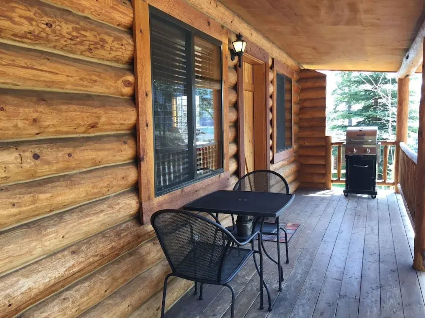 Somer's Bay Log Cabin lodging