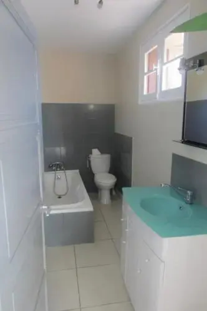 Maison Au Milieu De La Foret