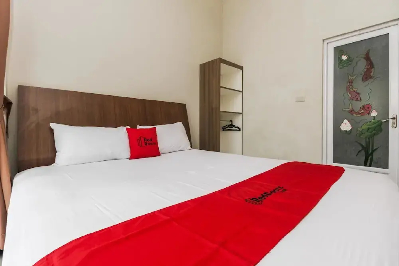 RedDoorz near Bangka Trade Center