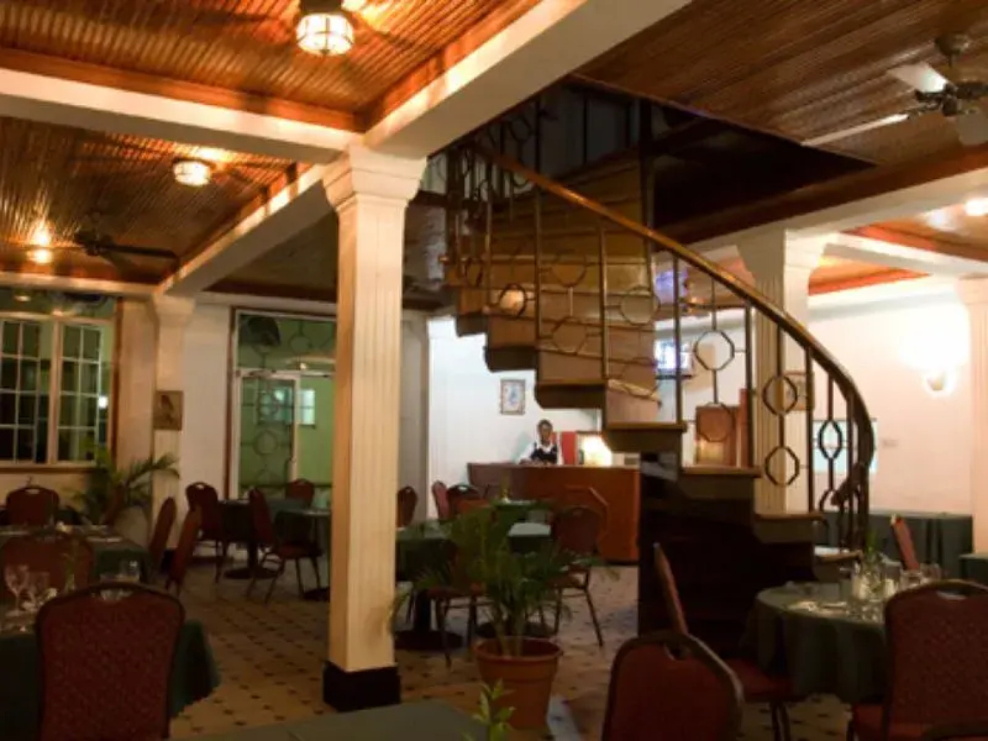 The New Montrose Hotel