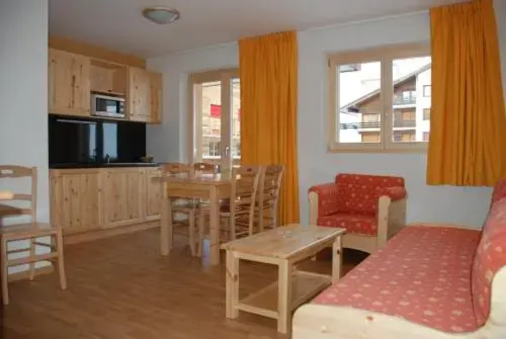 Pracondu SKI OUT & SUNNY apartments 2