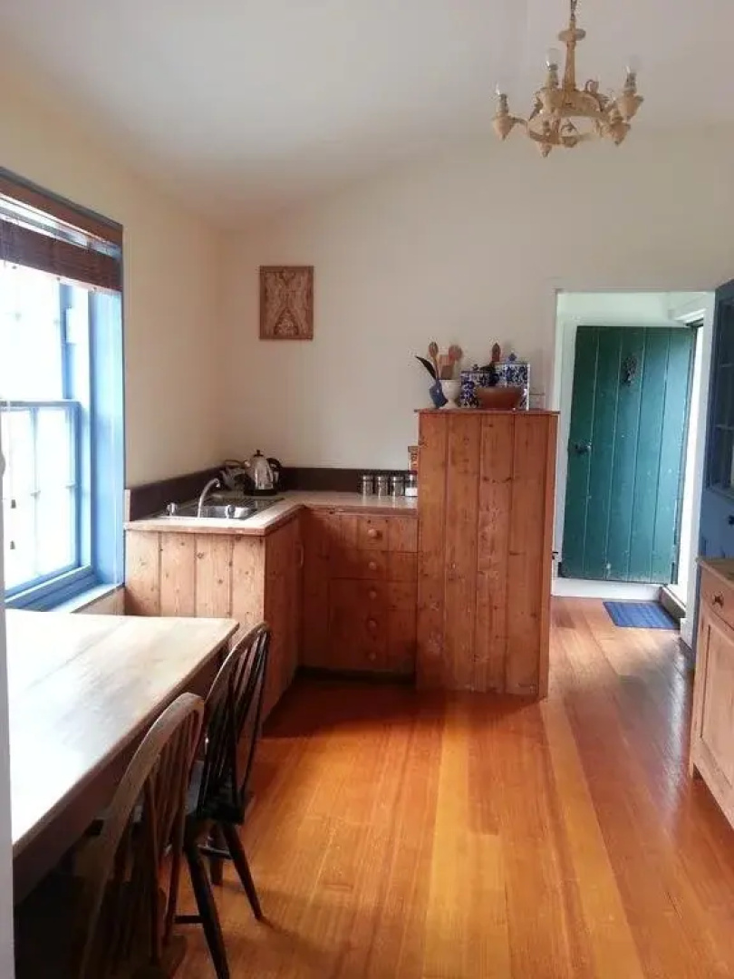 Jolly Painter Bed and Breakfast