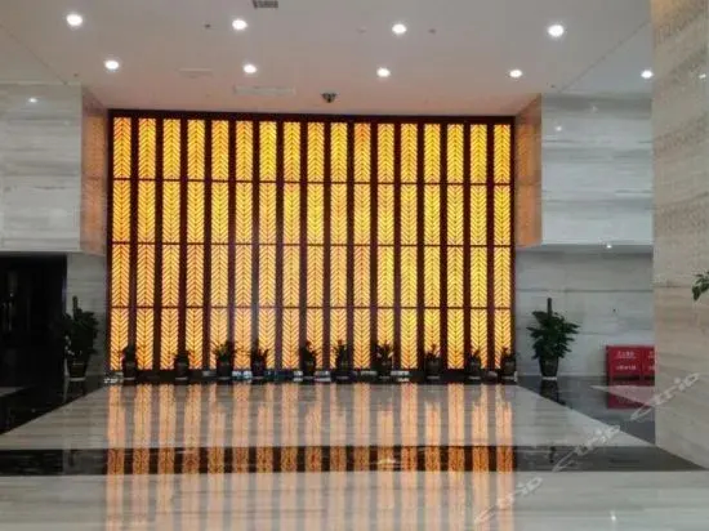 Hollyear Hotel
