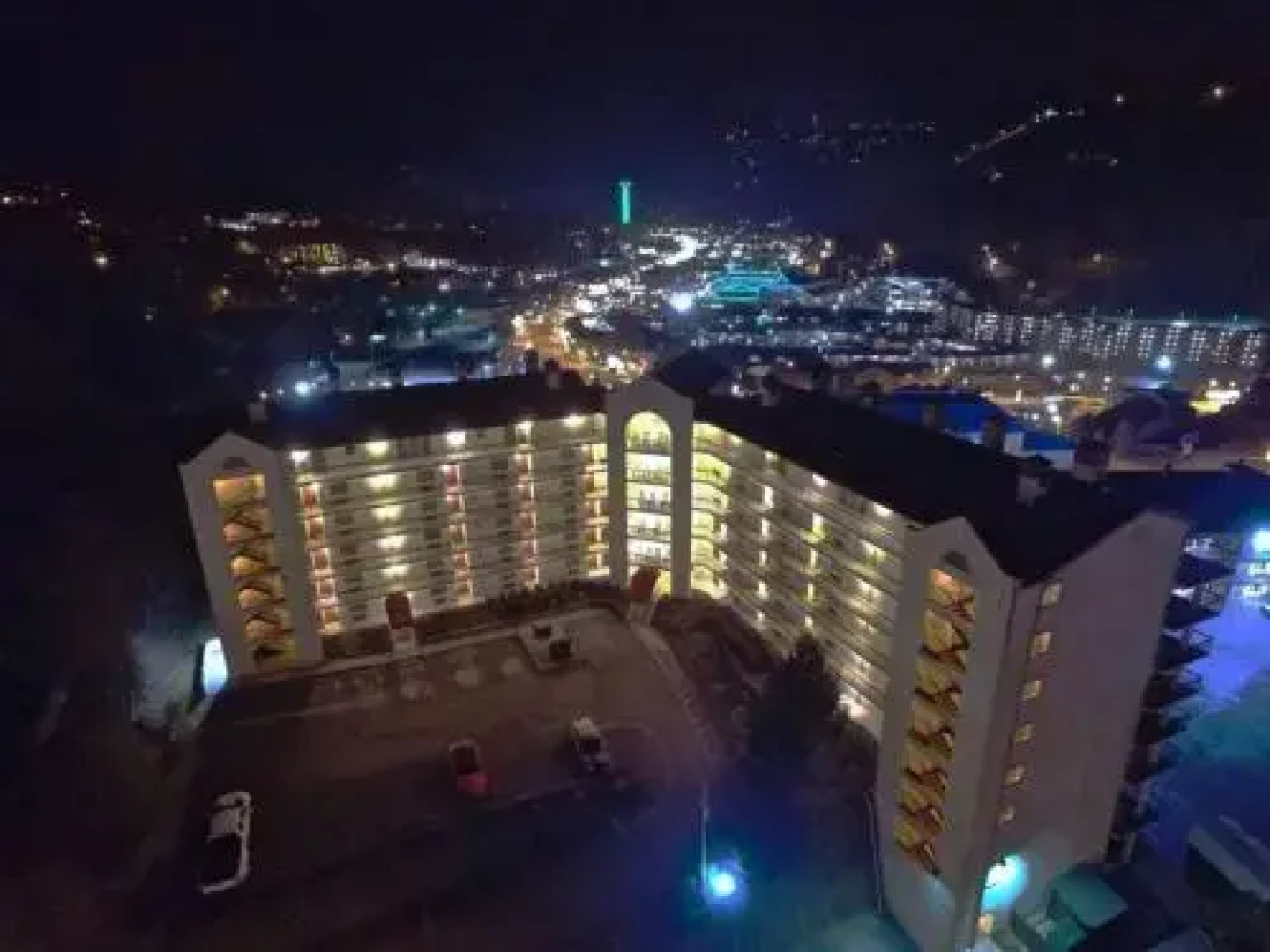 Gatlinburg Chateau Condo #506 by RedAwning
