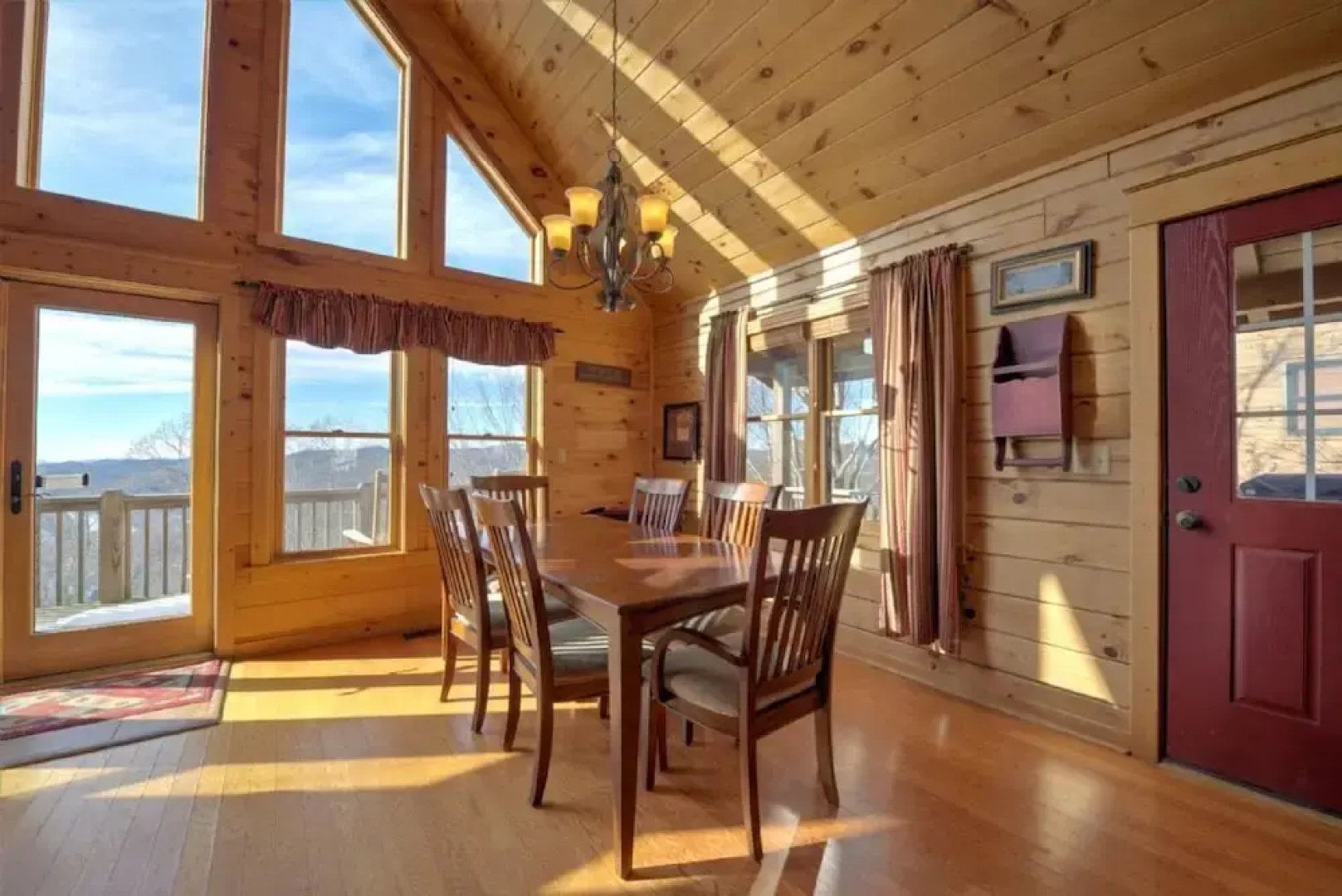All Decked Out - 4 Br Cabin