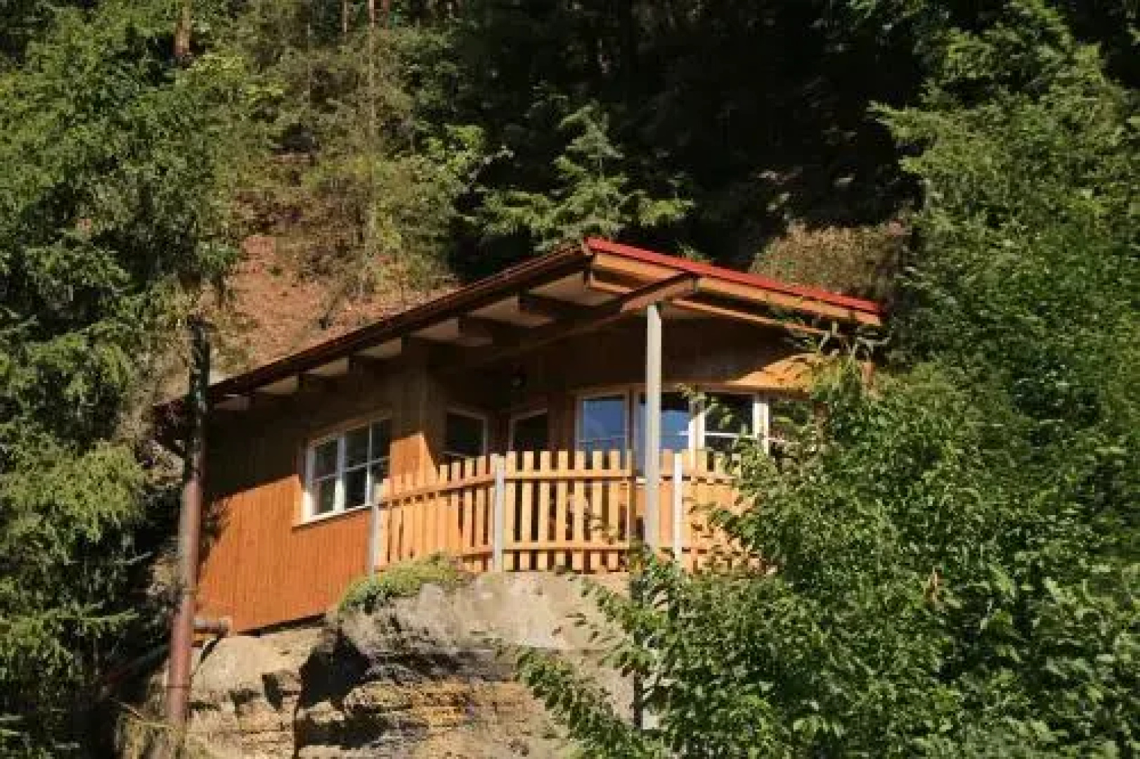 Malběnka - chata na skále pod hradem Kokořín
