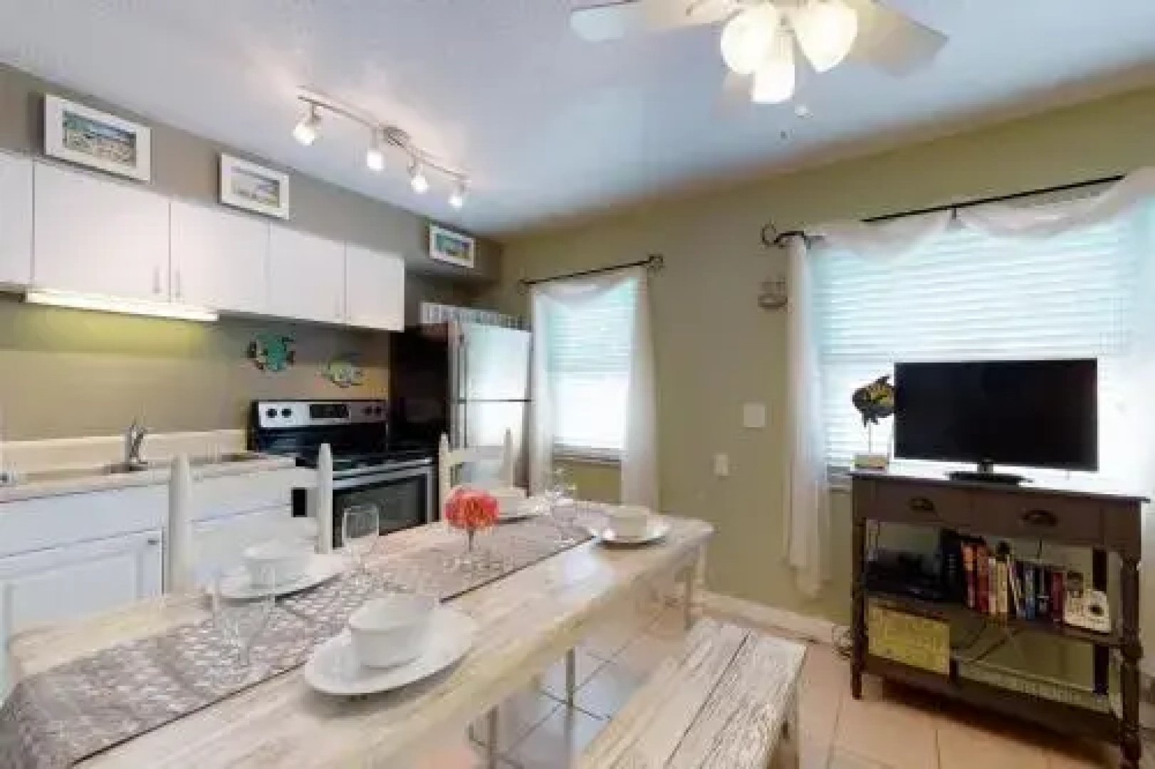 Bay View Inn 101-308 2nd St