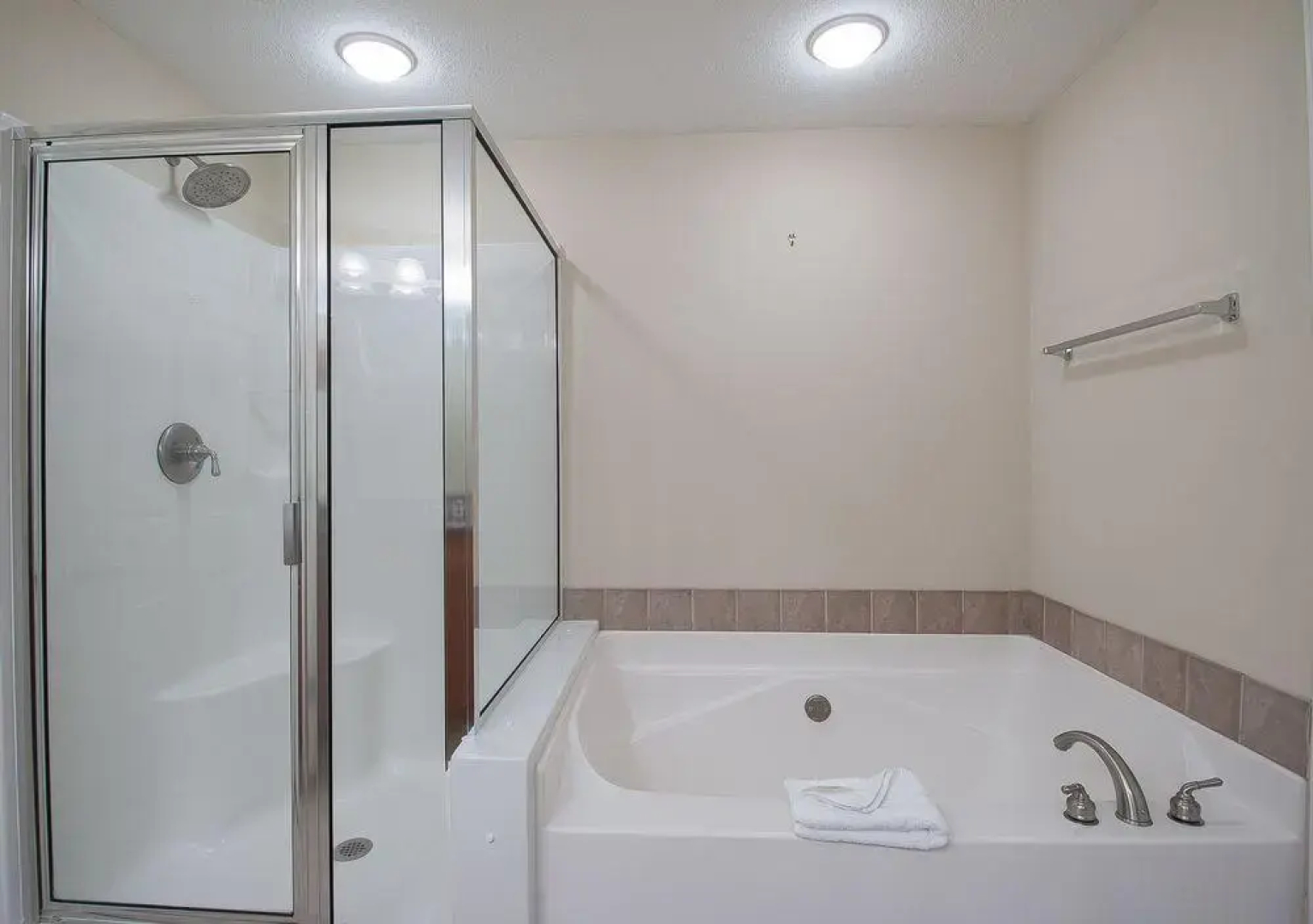 Legacy Towers-Legacy II 701 Deluxe