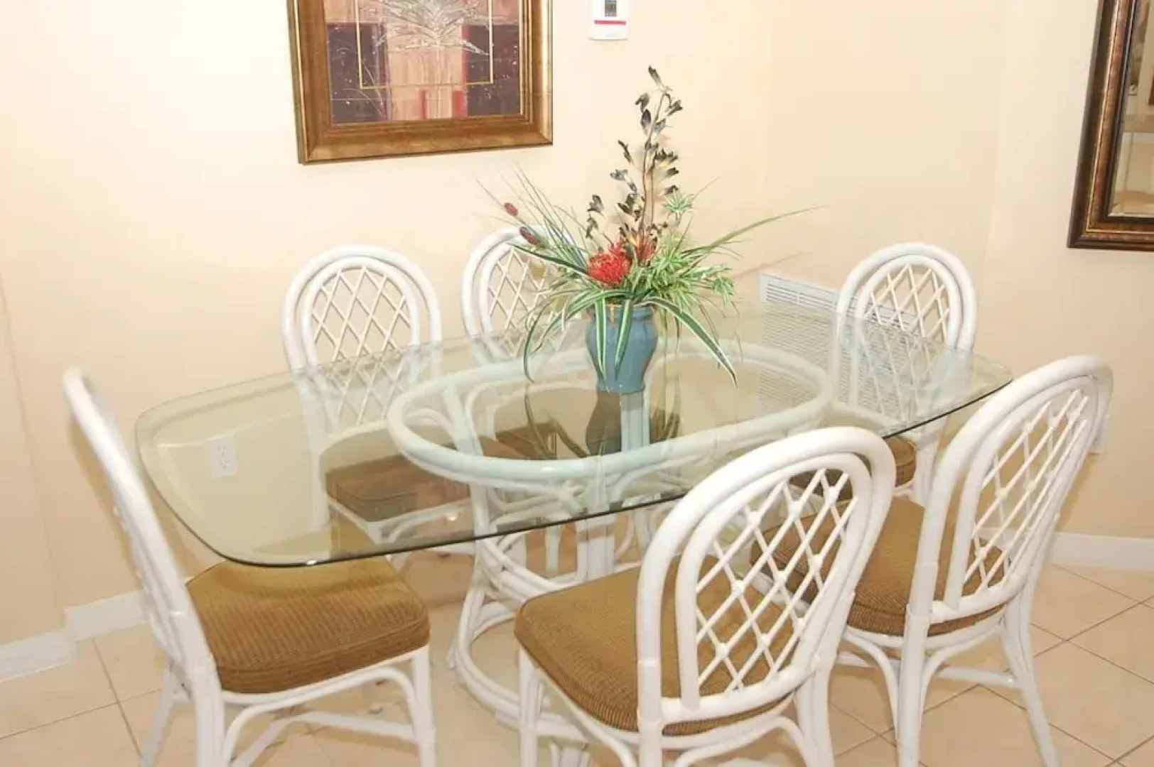 16623FM Sunlight Villa 3 Br villa by RedAwning