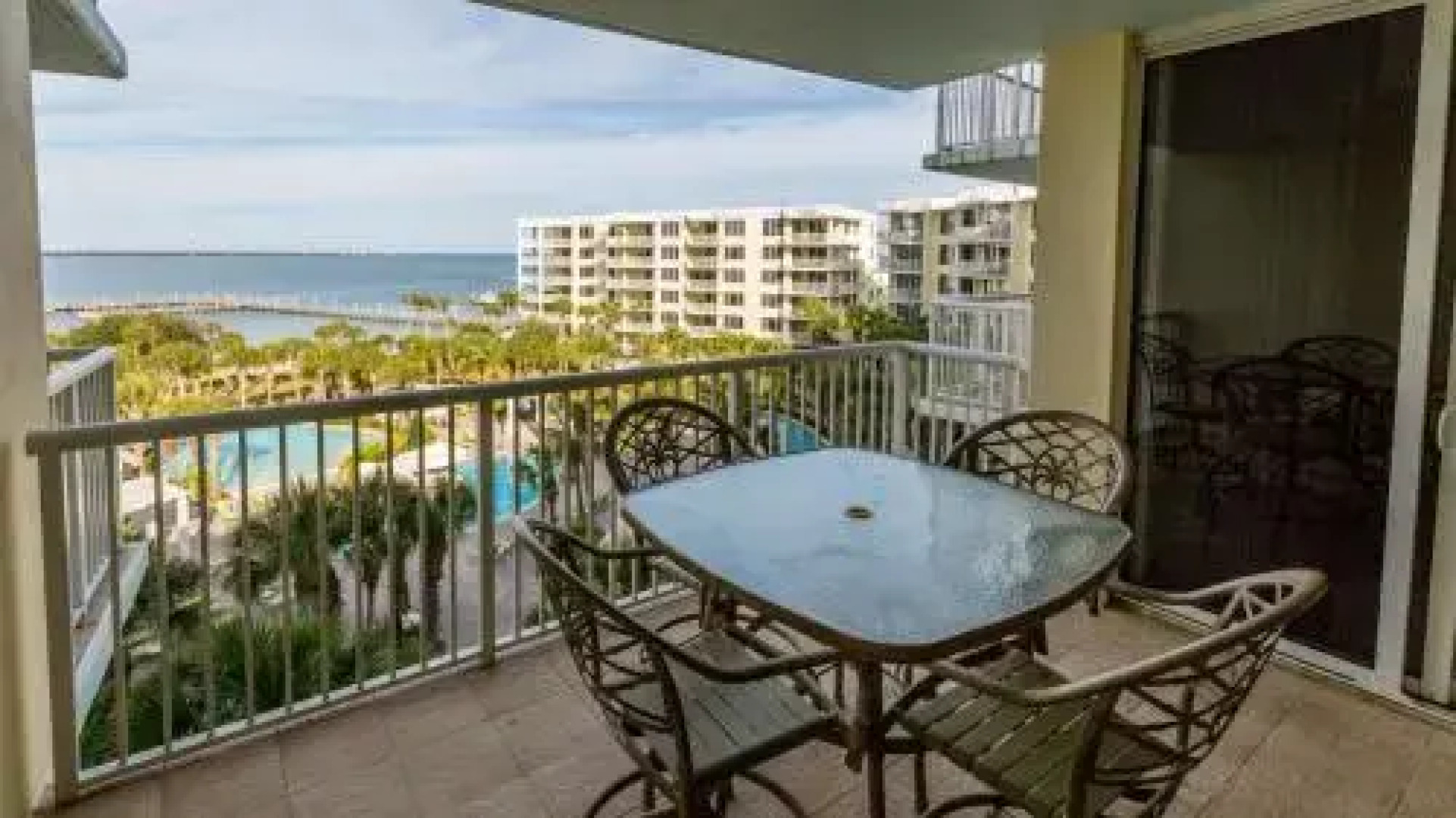 Destin West - Pelican