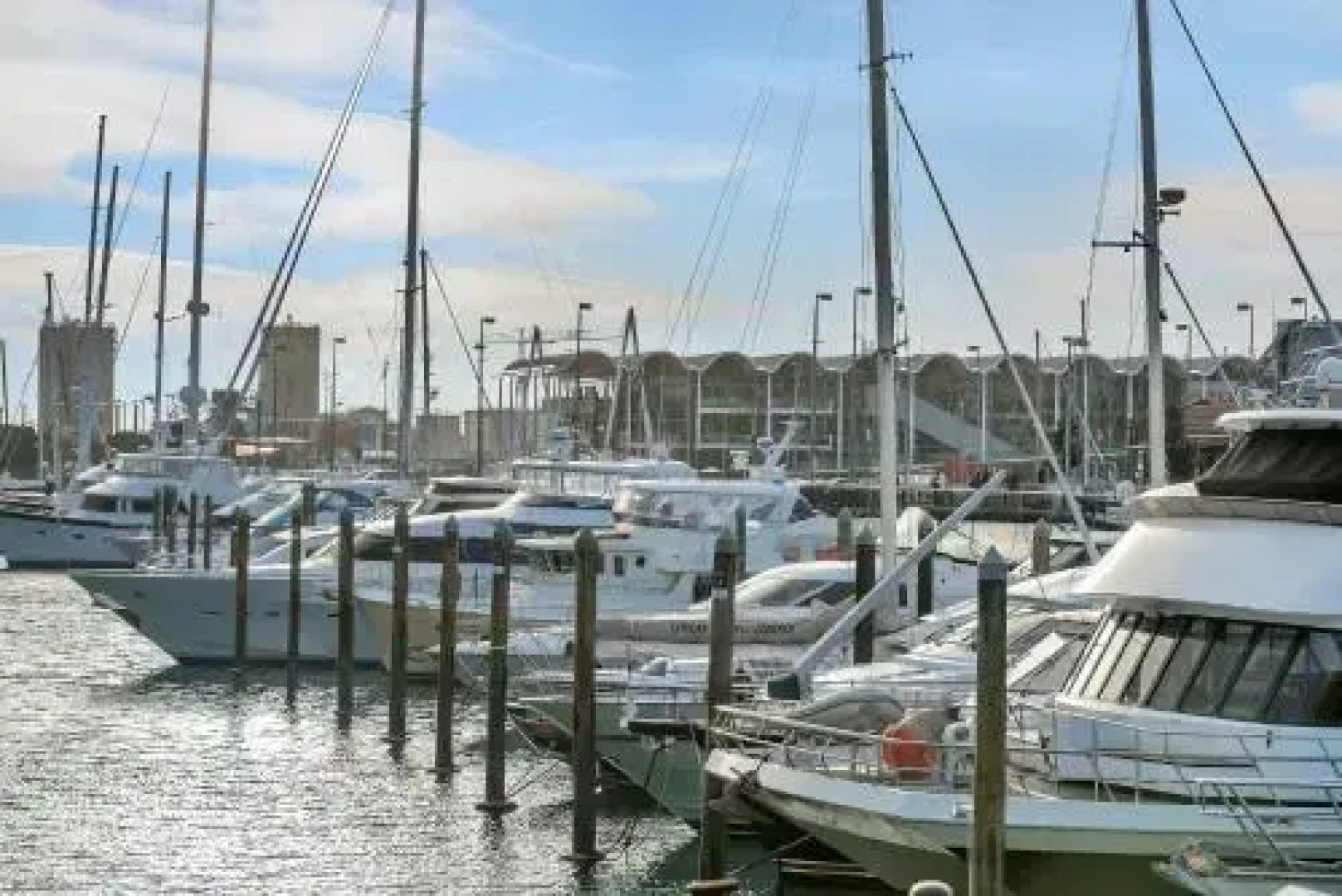 CBD Viaduct Harbour Resort