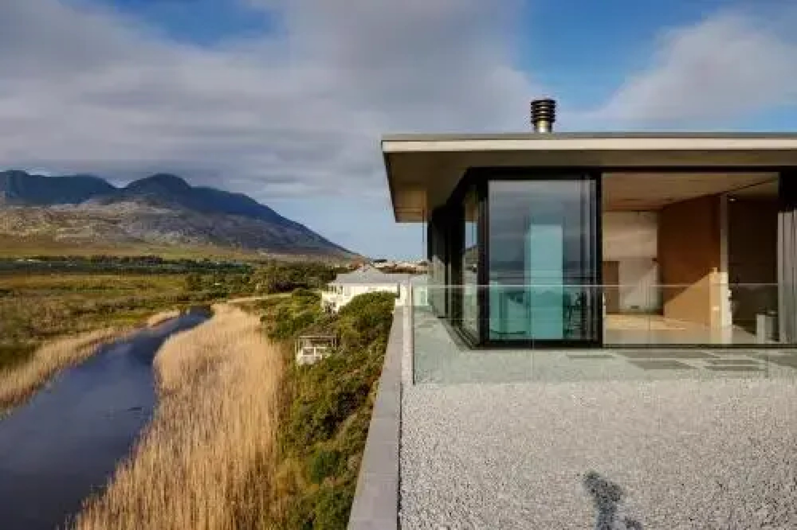 Restio River House