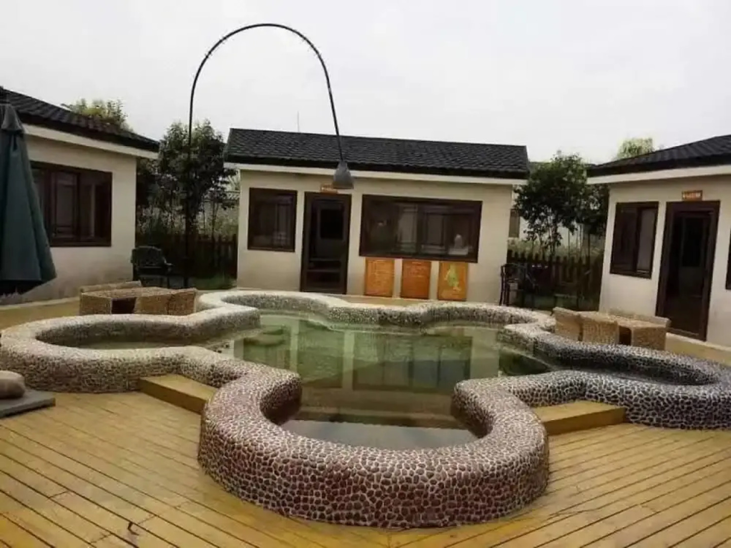 Scenery Retreats Taibai Mountain Hot Spring Villa Resort
