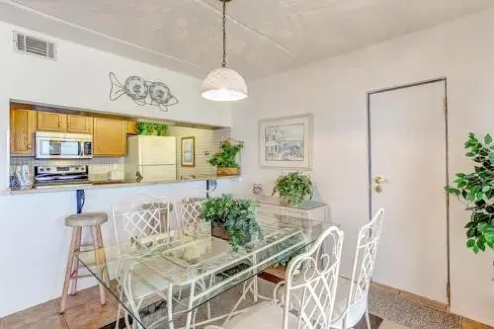 Rustic Theme Condo with Scenic Ocean View by RedAwning