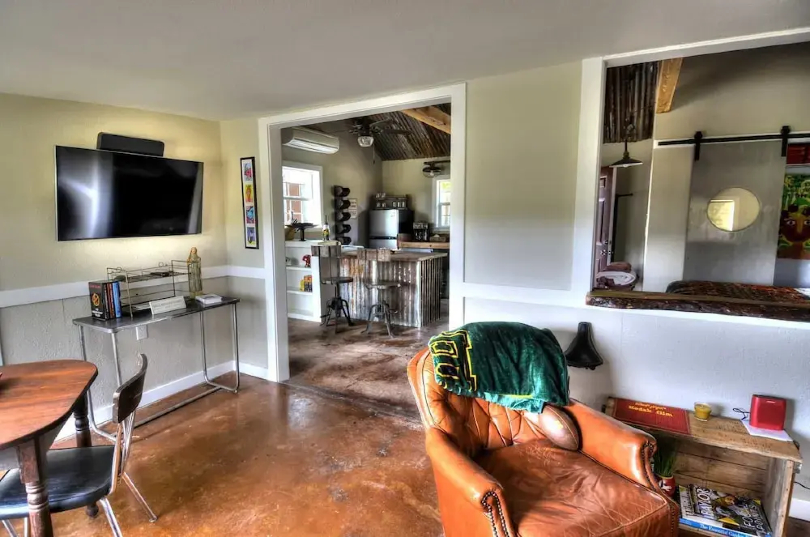 Brazos River Cabin - Studio Cabin