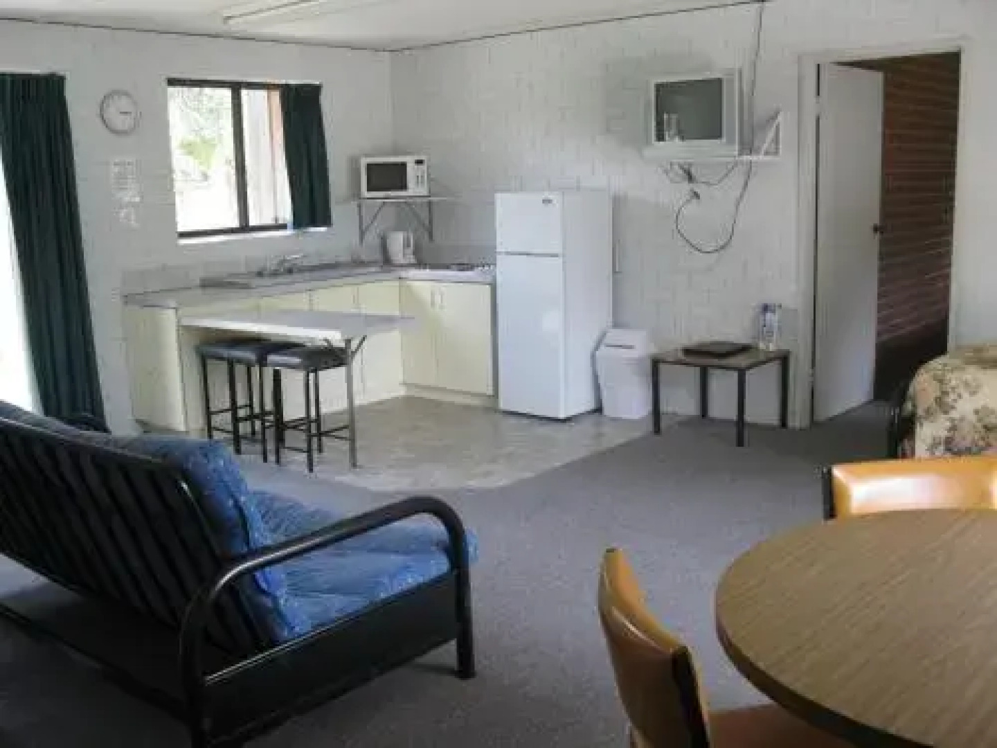 River Village Motel & Holiday Units