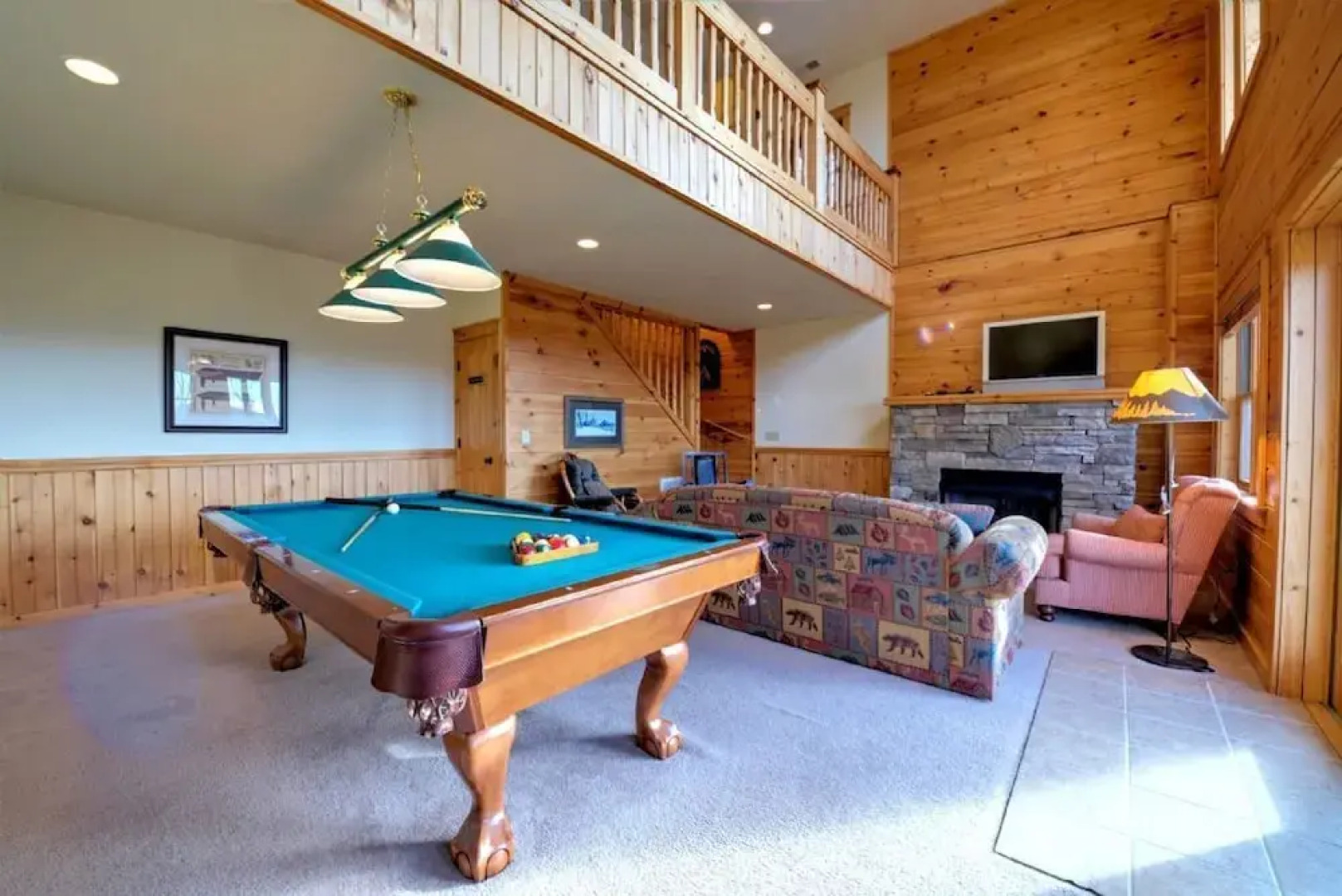 All Decked Out - 4 Br Cabin