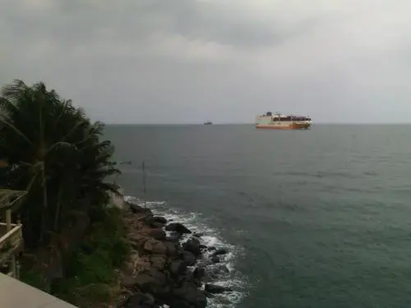 Seaside Suites and Hotel