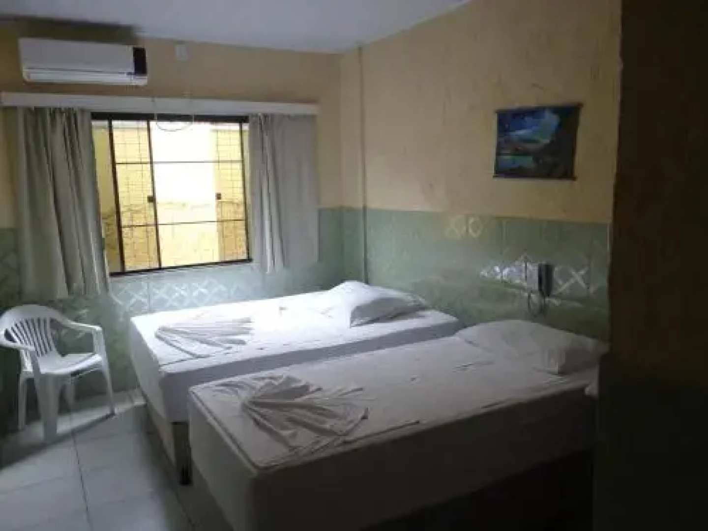Yves Hotel
