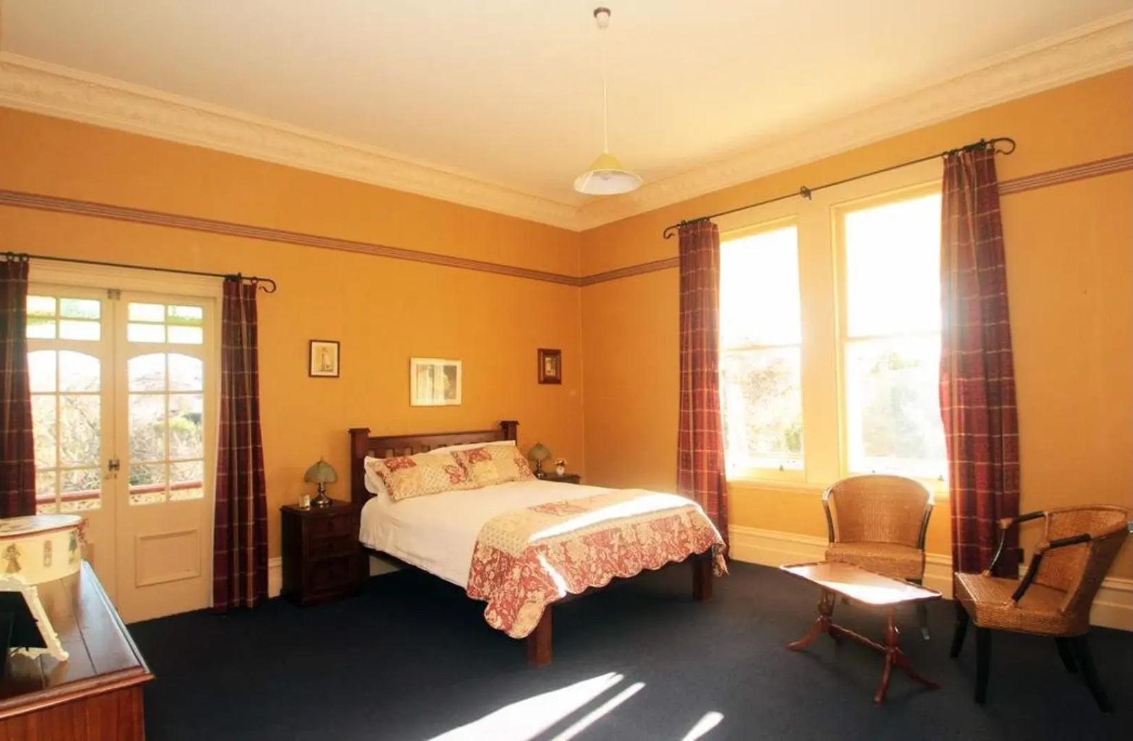 Glendale Bed  Breakfast