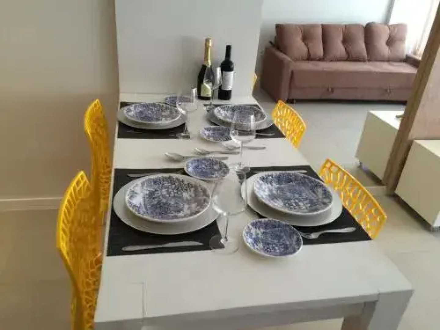 Lindo Apto 2/4 em Guarajuba
