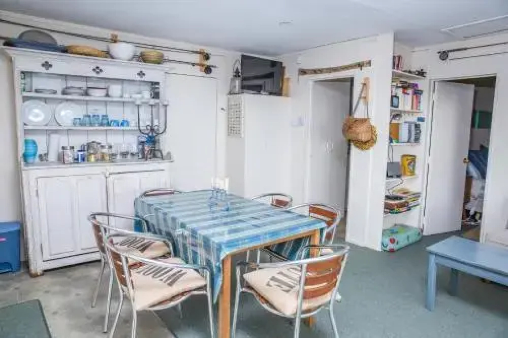 Absolute Lakefront Location