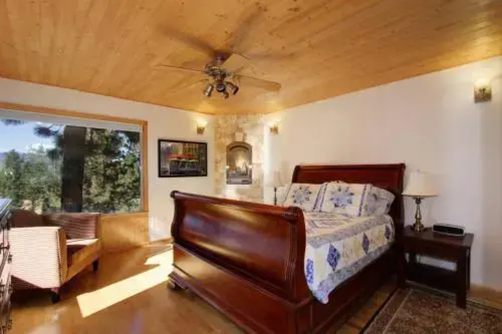 Lake Village Lair 4 Br condo by RedAwning