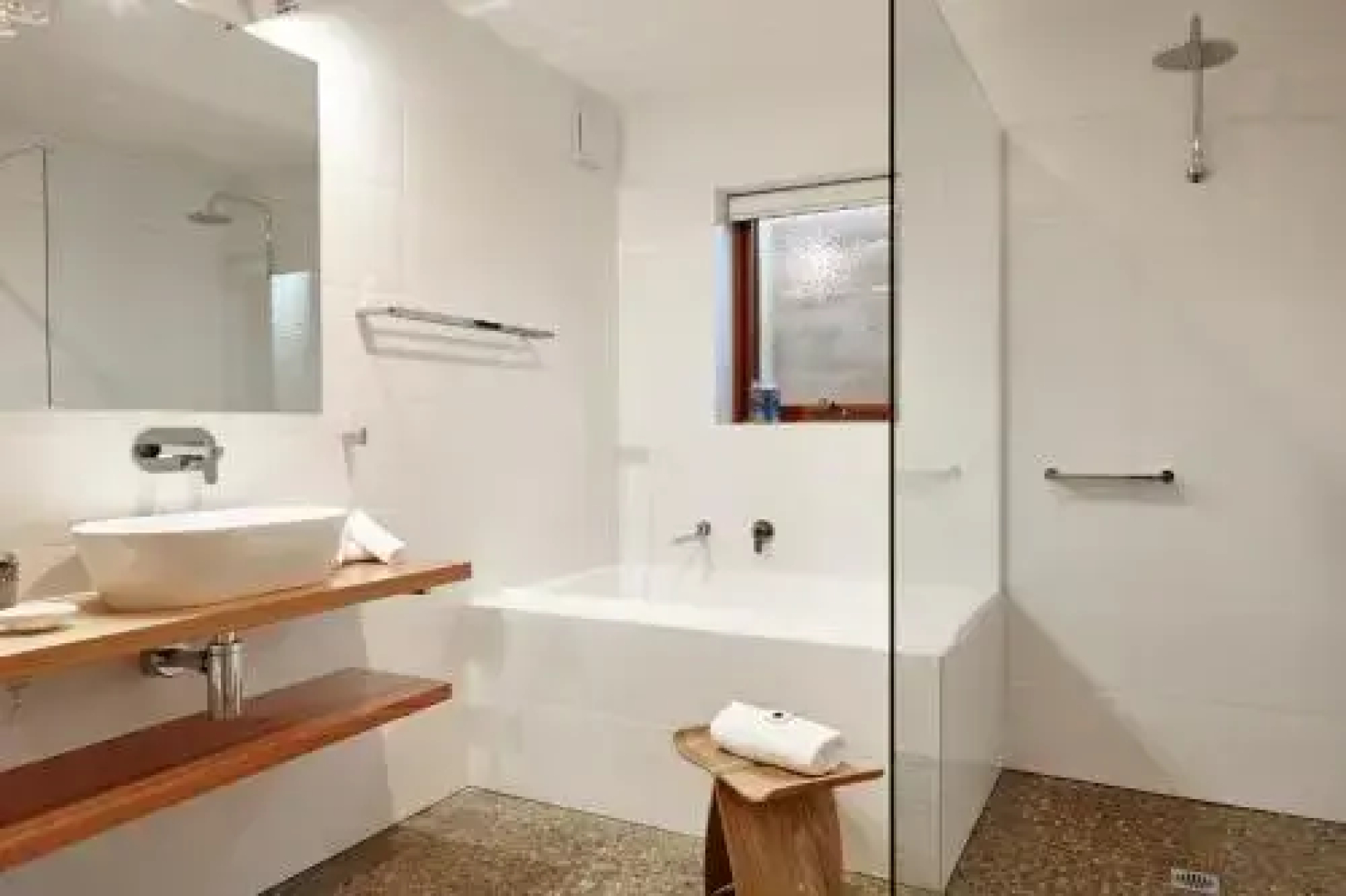 MounTin Hut - Central Bright